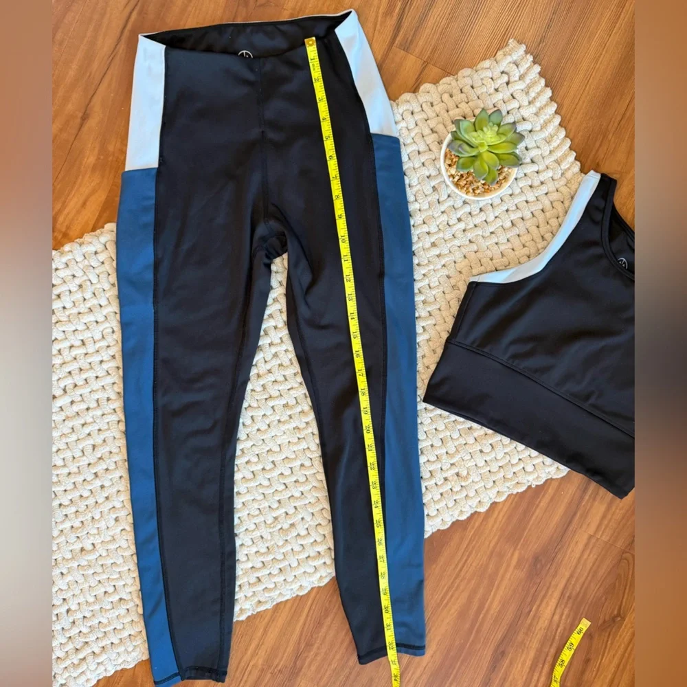 Move Theology | Women’s Colorblock Matching Legging and Bra Set | Small